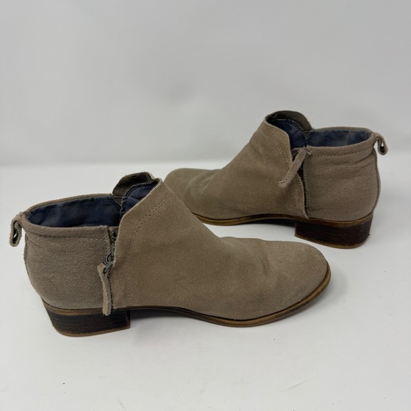 TOMS Women's Beige Suede Ankle Boots Side Zip Low Heel Size 7 - Picture 6 of 9